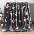 Detail van de flanellen kerstdeken met sneeuwpoppen op een comfortabele bank - MT02-01 (Grijze Sneeuwpop) / 150*200cm