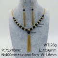 Set bohémien di collana e orecchini con nappine dorate e perline in pietra lavica nera - Set di Nappe in Oro e Pietra Lavica (KS127265-Z)