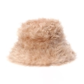 Textura detallada de piel sintética de felpa en un gorro de pescador color beige - M (56-58cm) / Caqui