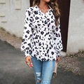 Elegante damesblouse met luipaardprint, lange mouwen, knoopsluiting en ruches aan de pols - S / Witte Luipaardprint