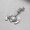 Détail du pendentif hache viking en acier inoxydable avec gravures de runes nordiques - Argent (KP130631-TLX)