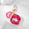 Llavero con cristal de resina rojo irregular y colgante de corazón rosa LOVE dorado - Hueco Irregular + Corazón