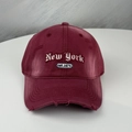 Vintage-Baseballkappe in Weinrot mit weißer New-York-Stickerei und gebogenem Schirm aus Baumwolle - Einheitsgröße (58-60cm) / Burgunderrot