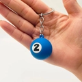 Portachiavi palla da biliardo blu numero 2 con anello metallico su sfondo bianco - Numero 2 (Blu)