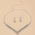 Elegante zilveren sieradenset met ketting en oorbellen met groene edelstenen en stras - 2-delige set (Ketting + Oorbellen) / Zilver & Groen