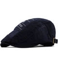 Detailansicht der dunkelblauen Schirmmütze mit atmungsaktivem Mesh und Messingschnalle - M (56-58cm) / Marineblau