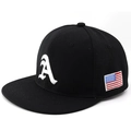 Hip-hop snapback pet in zwart met wit geborduurde letter A en Amerikaanse vlag patch - Verstelbaar / Zwart