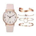 Coffret montre quartz à bracelet rose et quatre bracelets en or rose sur fond blanc - Watch and Bracelet Collection / Beige