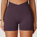 Dunkelviolette Yoga-Shorts mit V-Bund und gerippter Kompressionstextur für Fitness - S / Traubenlila