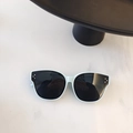 Polarisierte Kinder-Sonnenbrille mit minzgrünem TR90-Rahmen und Dreipunkt-Nieten - Himmelblau
