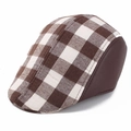 Klassieke heren pet met bruin ruitpatroon en leren patchwork voor de winter - koffiekleur