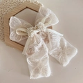Serre-tête élégant en dentelle blanc cassé avec paillettes et perles pour petites filles - Pince à Nœud en Perle de Tulle (8cm)