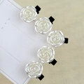 Five-piece set of white camellia hair clips with glossy finish on display card - Pearl Color Camellia / 5 Pieces (OPP Bag)