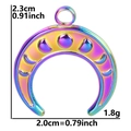 Colgante luna arcoíris de acero inoxidable con dimensiones detalladas de 2,3x2,0cm - Colgante de Colores Mezclados / Arco iris