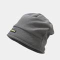 Primer plano del gorro gris oscuro con logo Garment y textura de punto tipo gofre - M(56-58cm) / Gris