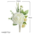 Corsage voor bruidegom met witte roos en gele madeliefjes, afmeting 14cm x 9,5cm - Roos Boutonniere