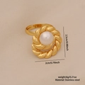 Anello in acciaio inossidabile dorato con trama a spirale e perla bianca regolabile - Perla Torta a Spirale (4#)