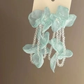 Detail van lichtblauwe stoffen bloemoorbellen met lange kralen franje kwastjes - Lichtblauwe Mesh Bloem Kwastje Stijl (4#银针-绿色)