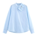 Damen Langarmhemd in Hellblau mit Stehkragen und einer eleganten Schleifenverzierung - XS / Himmelblau