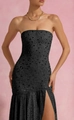 Schmales schwarzes trägerloses Abendkleid mit Strasssteinen und hohem Beinschlitz - S / Schwarz