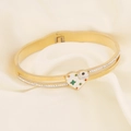 Detail of gold heart pendant with green clover inlay and double-row zircon bangles - Rhinestone Heart Clover Open Style (8#)