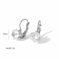 Détail des boucles d'oreilles 8mm en zircone cubique avec fermoir levier argenté - Boucles d'oreilles dormeuses argentées zircone 8mm (TE6114-S)