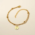 Bracelet double chaîne en acier inoxydable doré avec un pendentif rond lettre J - Lettre J (S-H202-J)