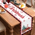 Kerst tafelloper met rode vrachtwagen en kerstboom op houten eettafel - Kerstboom Rode Vrachtwagen