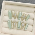 Groene cat eye plaknagels met goudfolie textuur en sprankelende strass-steentjes - L / Lichtgroen Cat Eye 3D Strass Medium Coffin (1756)