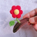 Handmade crochet green grass and flower hair clip for girls, cute knitted hair accessory - Little Red Flower