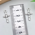Ciondoli a croce vintage in argento per gioielli fai da te con righello misura 3 cm - Croce Ovale Argento Antico 12x23mm