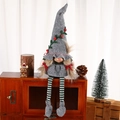 Poupée gnome de Noël à longues jambes avec chapeau gris et jambes rayées vertes - Poupée Sorcière Grise