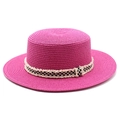 Chapeau de paille rose à haut plat avec ruban à damier noir et blanc et bords effilés - M (56-58cm) / Rose rouge