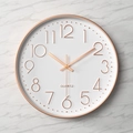 25cm Roségoud stille wandklok met 3D-cijfers op witte wijzerplaat en marmeren decor - Witte Wijzerplaat Roségouden Frame