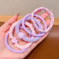 Set aus rosa und lila elastischen Haargummis mit süßen Herz- und Perlenanhängern - 5er-Pack / Lila
