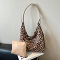 Vintage leopard print tote bag with large capacity and matching accessory pouch - Leopard Beige Set