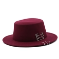 Détail d'un chapeau en laine bordeaux avec épingles de sûreté et anneaux métalliques - M(56-58cm) / Bordeaux