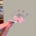 Pince à cheveux couronne argentée pour enfant avec strass brillants et nœud en gros-grain rose - Couronne Chaîne Étoilée Style 1