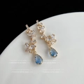 Boucles d'oreilles papillon plaquées or avec pendentifs en cristal bleu clair - Zircon Papillon Glaciaire