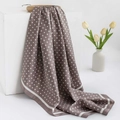 Foulard en soie taupe à pois avec bordures à rayures blanches et décor de tulipe élégant - 90*90cm / Pois Gris Café