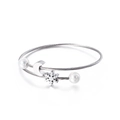 Bracelet jonc argenté en acier inoxydable avec pendentifs lune, flocon et perles - Couleur Acier (KB114929-KFC)