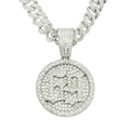 Nahaufnahme der silbernen Panzerkette mit rundem Anhänger und Ziffer 69 aus Strass - Halsketten-Set / Silber