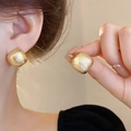 Orecchino a perno quadrato minimalista dorato opaco con design sabbiato testurizzato - Orecchino a Bottone Quadrato Arrotondato Opaco Sabbiato (48#) / Oro