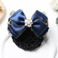 Pasador de pelo para enfermera de satén azul con red y lazo de flores de perlas y strass - Una perla encaje borde dorado azul
