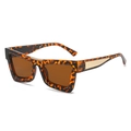 Lunettes de soleil tendance léopard avec verres bruns et accents métalliques dorés - Monture Léopard / Verres Thé