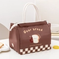 Bruine geïsoleerde lunchtas met berenprint en ruitpatroon voor werk of picknick - Bereneten