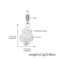 Erdbeer-Anhänger aus Edelstahl mit Zirkonia und Karabinerverschluss in Silber-Optik - Erdbeere Zirkon Anhänger / Stahlfarbene Erdbeere