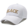 Casquette de baseball blanche en tissu texturé avec broderie BLACK dorée - Réglable / Blanc