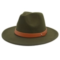 Gros plan d'un chapeau fedora vert foncé avec ceinture en cuir marron et rivet doré - M(56-58cm) / Vert Militaire