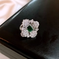 Bague fleur en argent avec pierre vert émeraude et cristaux de zircone étincelants - Bague / Argent Vert